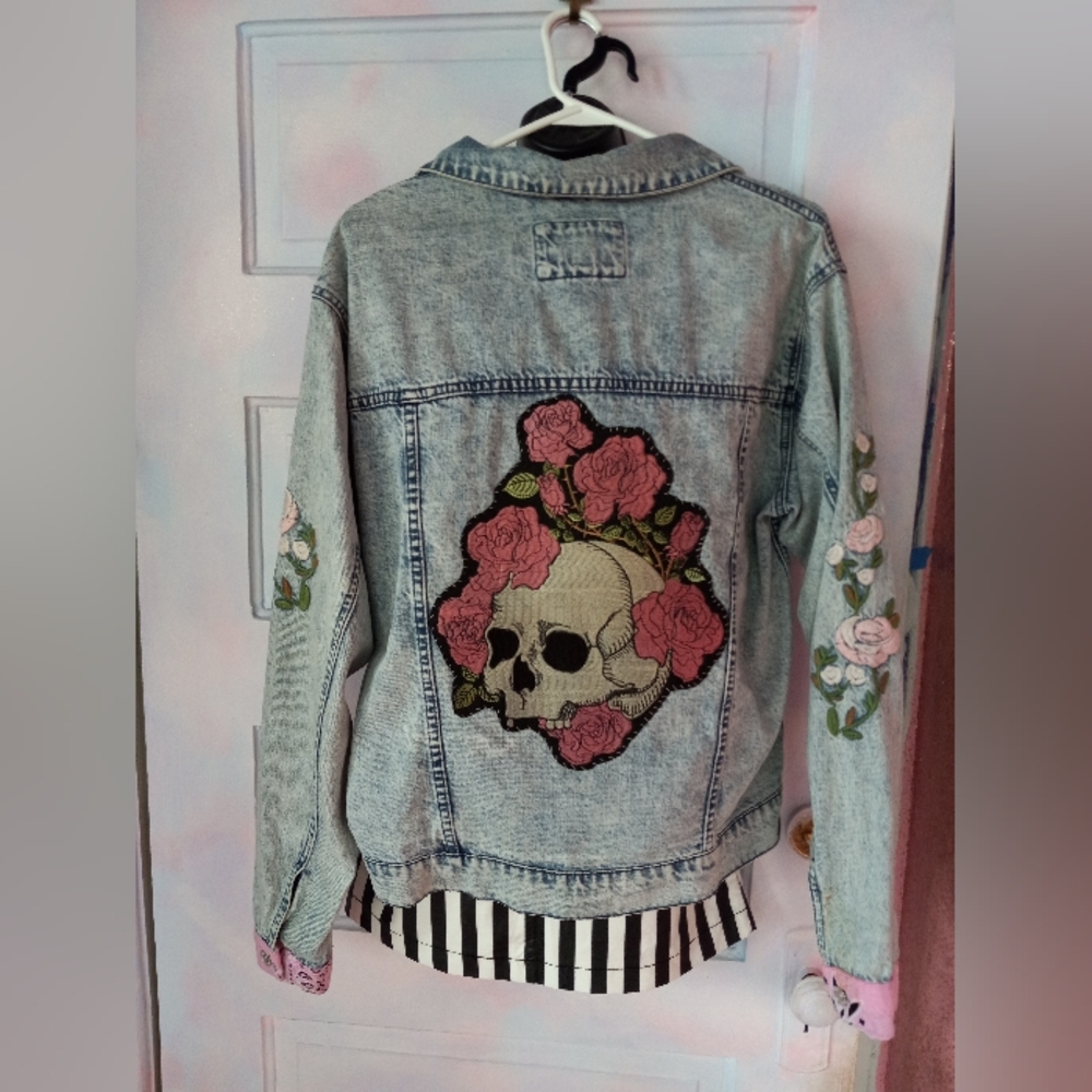 Custom pastel rose & skull creepy cute kawaii OOAK patch jacket! RAGE jackets - Picture 6 of 10